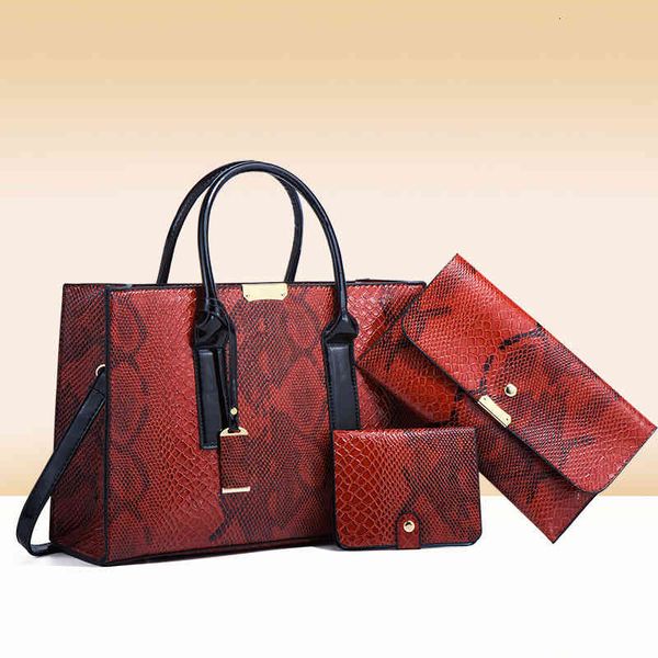 2021 snake skin pattern women's bag fashion trend diagonal hand large capacity four piece letter, Black;red
2021 snake skin pattern women's bag fashion trend diagonal hand large capacity four piece letter, Black;red