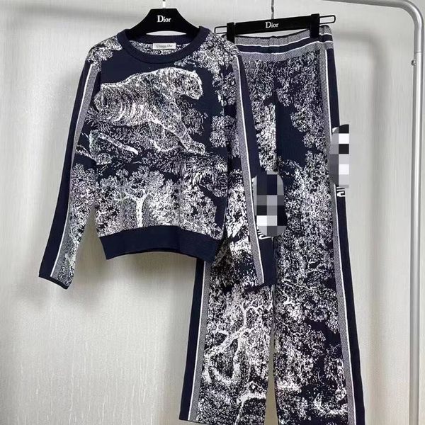 2021 early autumn new jungle animal pattern long sleeve pants casual two-piece set jcx2, Gray
2021 early autumn new jungle animal pattern long sleeve pants casual two-piece set jcx2, Gray