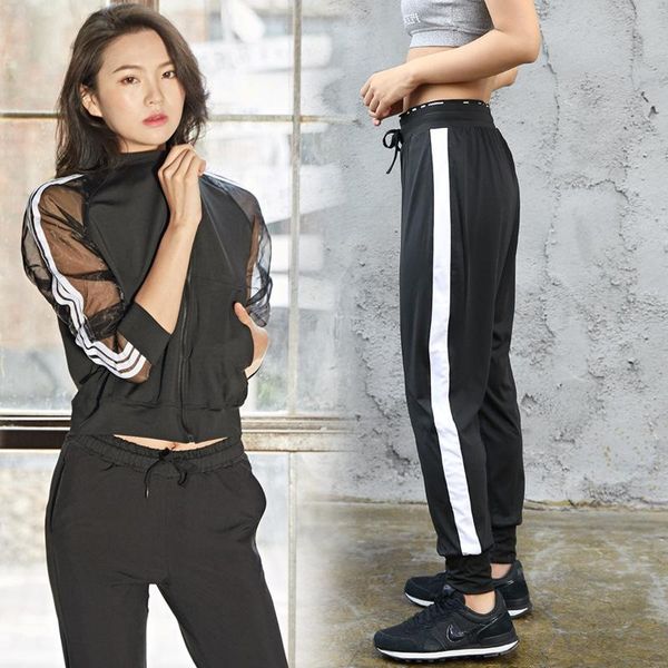 two piece dress gym lady suit quick dry breathable exercise female body repair coat vest running trousers fitness three-piece set, White
two piece dress gym lady suit quick dry breathable exercise female body repair coat vest running trousers fitness three-piece set, White