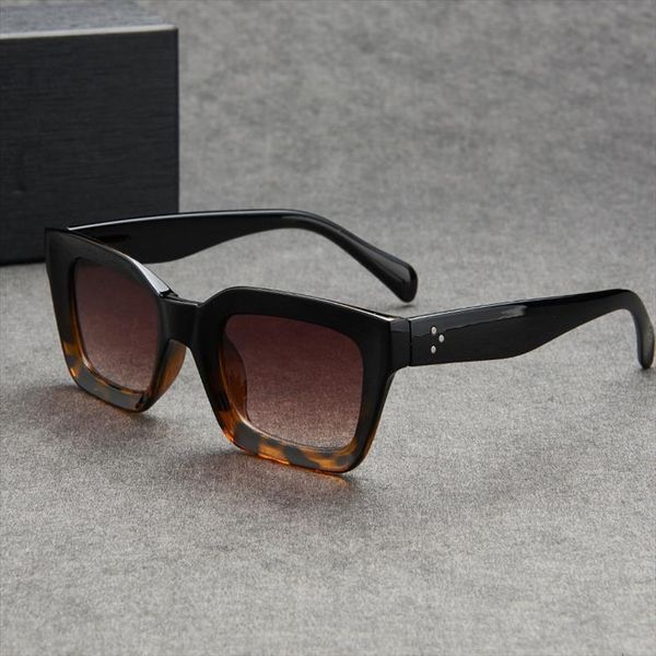 classic rivet sunglasses men women brand designer driving round frame sun glasses male goggle uv400 gafas de sol, White;black
classic rivet sunglasses men women brand designer driving round frame sun glasses male goggle uv400 gafas de sol, White;black