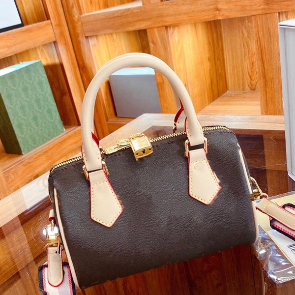 luxury casual formal handbags outdoor ladies totes bags classic canvas embossed zipper pocket design large capacity purse tote shoulder cros
luxury casual formal handbags outdoor ladies totes bags classic canvas embossed zipper pocket design large capacity purse tote shoulder cros