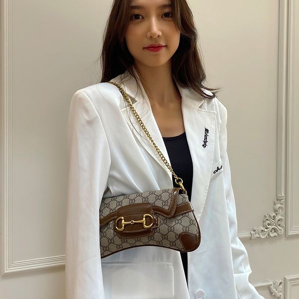 Handbag Feel the fashion of middle ancient armpit women's summer and autumn niche new chain portable messenger bag
Handbag Feel the fashion of middle ancient armpit women's summer and autumn niche new chain portable messenger bag