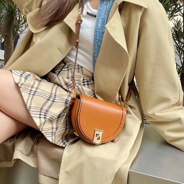 high version 2021 new european station f-fen fashion one shoulder crossbody bag women's waist saddle bag ysj
high version 2021 new european station f-fen fashion one shoulder crossbody bag women's waist saddle bag ysj