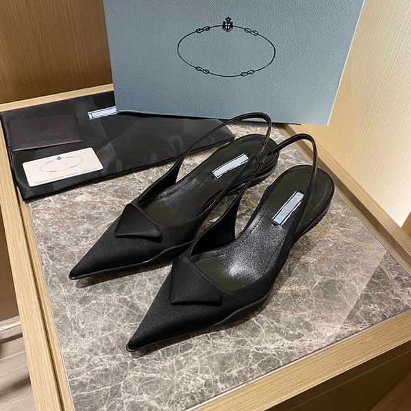 2021ss women sandals with heels true leather slide sandal 2 colors slipper chunky shoes spring and summer flip flops with original box size, Black
2021ss women sandals with heels true leather slide sandal 2 colors slipper chunky shoes spring and summer flip flops with original box size, Black