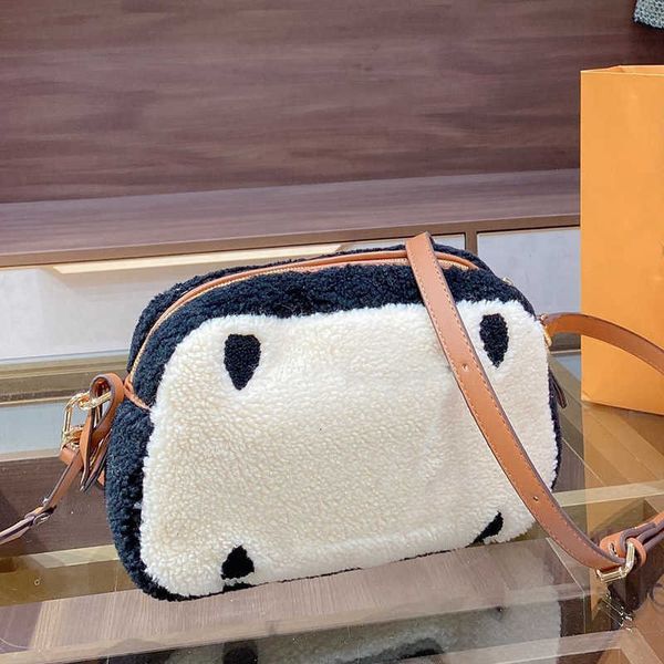 crossbody bag ladies camera bag women singel shoulder handbag flap wallet leather material wool old flower
crossbody bag ladies camera bag women singel shoulder handbag flap wallet leather material wool old flower