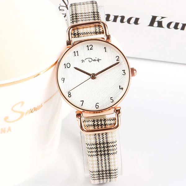 wristwatches simple style elegant women's watches 2021 leather strap design small dial ladies wristwatch mini female clock, Slivery;brown
wristwatches simple style elegant women's watches 2021 leather strap design small dial ladies wristwatch mini female clock, Slivery;brown