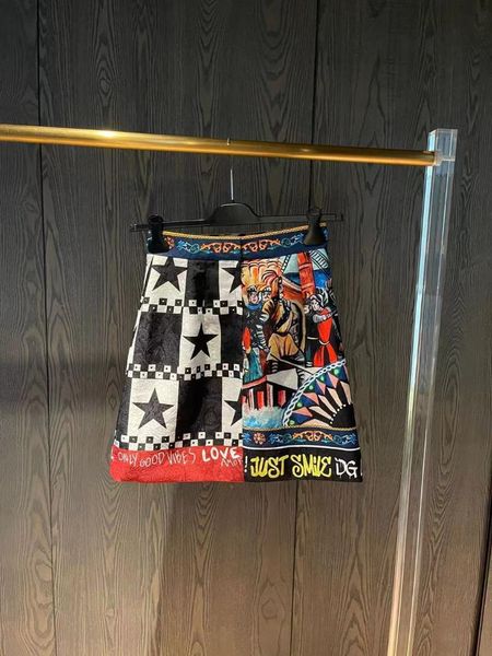 skirts skirt 2021 jacquard fabric short high-waist sicilian luxury catwalk quality inside leopard pattern, Black
skirts skirt 2021 jacquard fabric short high-waist sicilian luxury catwalk quality inside leopard pattern, Black