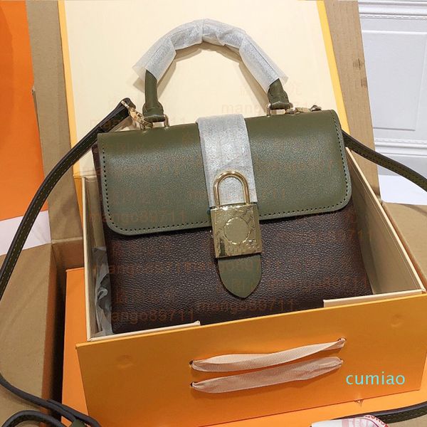 women messenger genuine leather handbag evening bag come withe box date code serial number
women messenger genuine leather handbag evening bag come withe box date code serial number