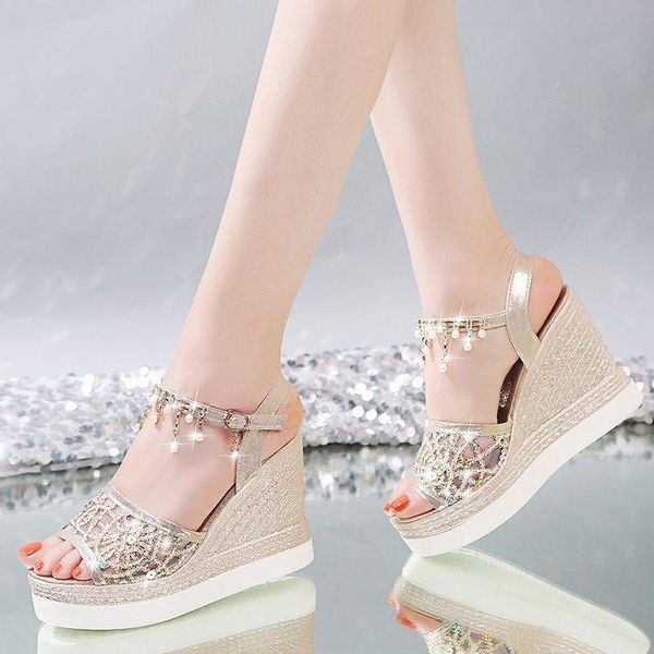 sandals women's summer wear fashion slope and shoes water drill flat woman heels peep toe, Black
sandals women's summer wear fashion slope and shoes water drill flat woman heels peep toe, Black