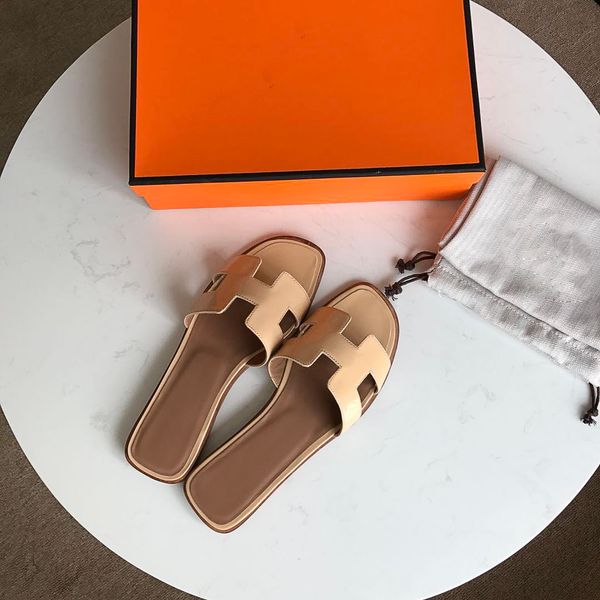women slippers fashion sandals summer girls beach slides designer luxury designer classic pure color lady slippers size eu34-eu42, Black
women slippers fashion sandals summer girls beach slides designer luxury designer classic pure color lady slippers size eu34-eu42, Black