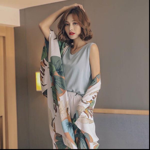 autumn pajama set cotton satin women sleepwear sleep cardigan vest pants shorts floral print elegant femme tender homewear, Black;red
autumn pajama set cotton satin women sleepwear sleep cardigan vest pants shorts floral print elegant femme tender homewear, Black;red