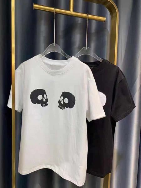 men's designer 2021 summer men and women's cotton t shirt loose couple italian style simple skull hip hop short sleeve s-xxl., White;black
men's designer 2021 summer men and women's cotton t shirt loose couple italian style simple skull hip hop short sleeve s-xxl., White;black