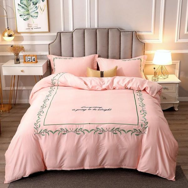 100% cotton embroidered soft duvet cover 4pcs bedding sets king size bed sheet pillowcases set high quality
100% cotton embroidered soft duvet cover 4pcs bedding sets king size bed sheet pillowcases set high quality