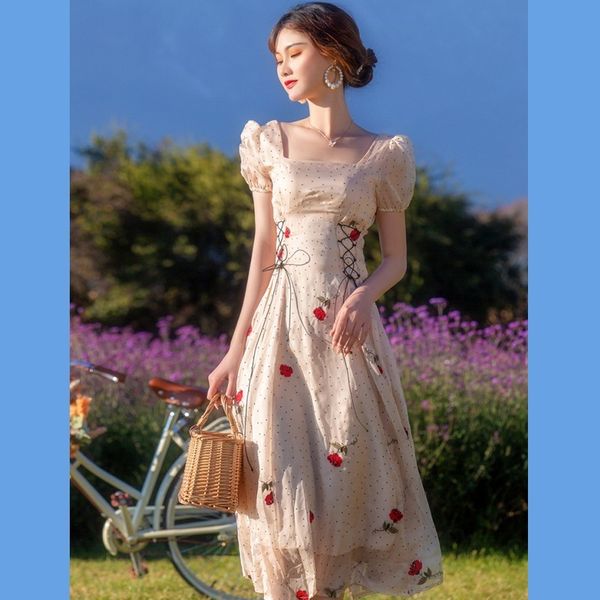 summer sweet women puff sleeve square collar rose embroidery female vestidos retro lace up slim a line party dresses 210514, Black;gray
summer sweet women puff sleeve square collar rose embroidery female vestidos retro lace up slim a line party dresses 210514, Black;gray