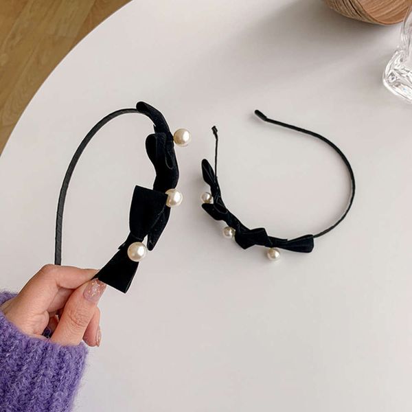 black velvet butterfly hoop female simple pearl face washing hairpin jewelry, Black;brown
black velvet butterfly hoop female simple pearl face washing hairpin jewelry, Black;brown