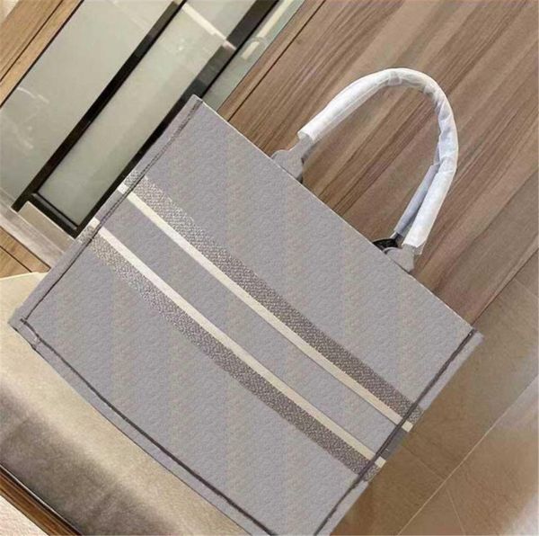 handbag branded crossbody mini luxurys bags designer tote bag shoulder_bag high-end fashion exclusive custom canvas style large capacity
handbag branded crossbody mini luxurys bags designer tote bag shoulder_bag high-end fashion exclusive custom canvas style large capacity