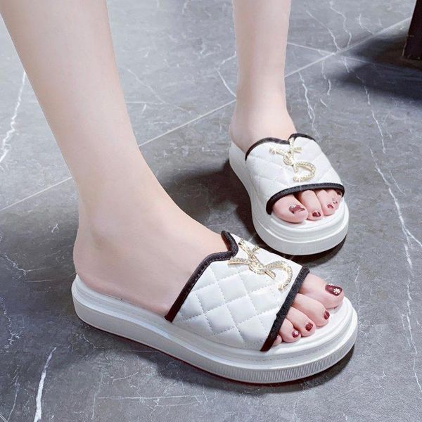 slippers summer women designers fashion diamond slides sandals shoes chaussure femme girls platform 3cm zapatos size 35-40, Black
slippers summer women designers fashion diamond slides sandals shoes chaussure femme girls platform 3cm zapatos size 35-40, Black
