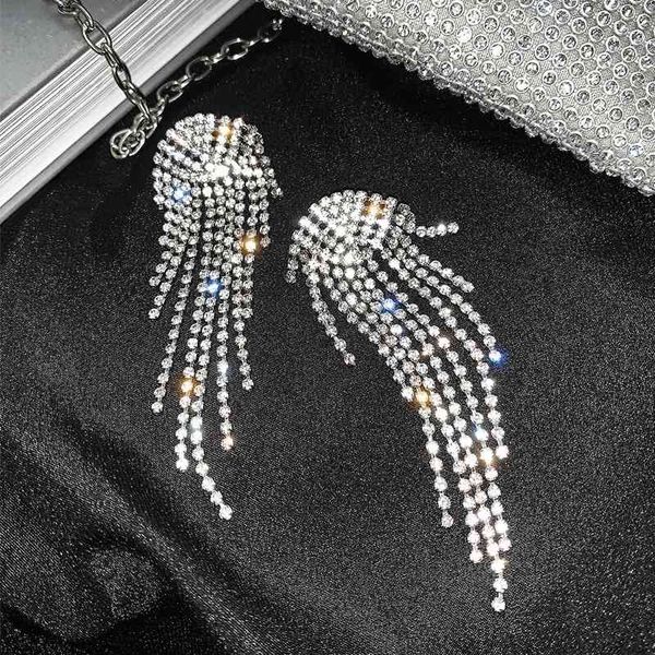 s925 silver needle luxury flash diamond tassel long earrings show face thin net red exaggerated earrings girl, Black
s925 silver needle luxury flash diamond tassel long earrings show face thin net red exaggerated earrings girl, Black