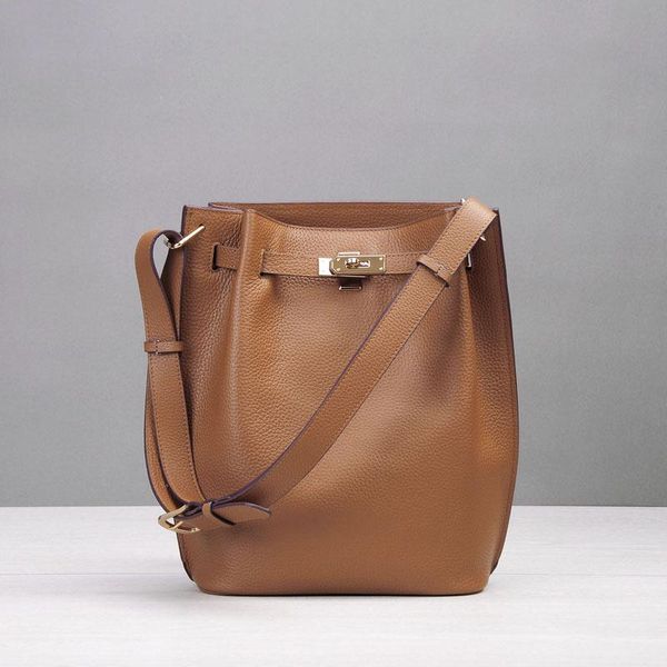 evening bags 2021 leather layer cowhide bag single-shoulder handbags large-capacity casual fashion bucket
evening bags 2021 leather layer cowhide bag single-shoulder handbags large-capacity casual fashion bucket