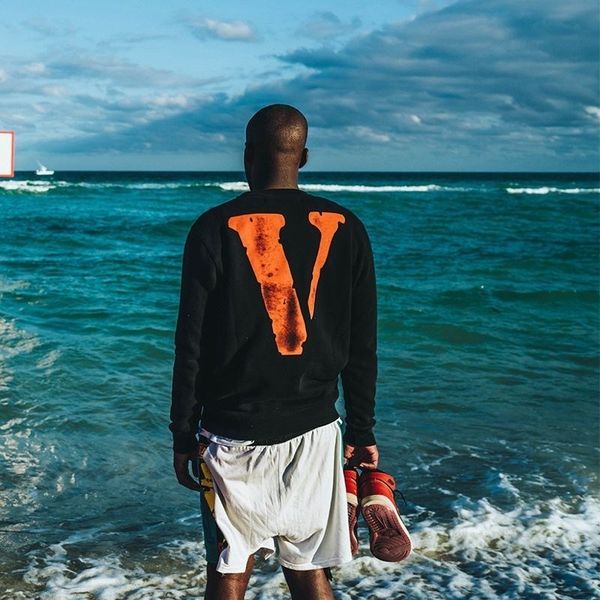 2021 brand v hoodie guerrilla store limited friends classic orange large printed sweater round neck autumn long sleeve, Black
2021 brand v hoodie guerrilla store limited friends classic orange large printed sweater round neck autumn long sleeve, Black