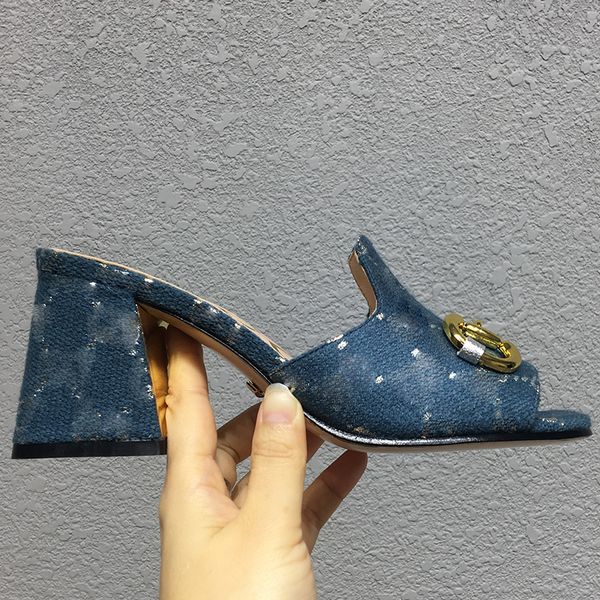 luxury designers heel slipper women sandals genuine leather sole womens shoes sandal .5cm heels slippers with shoe box and dust bag, Black
luxury designers heel slipper women sandals genuine leather sole womens shoes sandal .5cm heels slippers with shoe box and dust bag, Black
