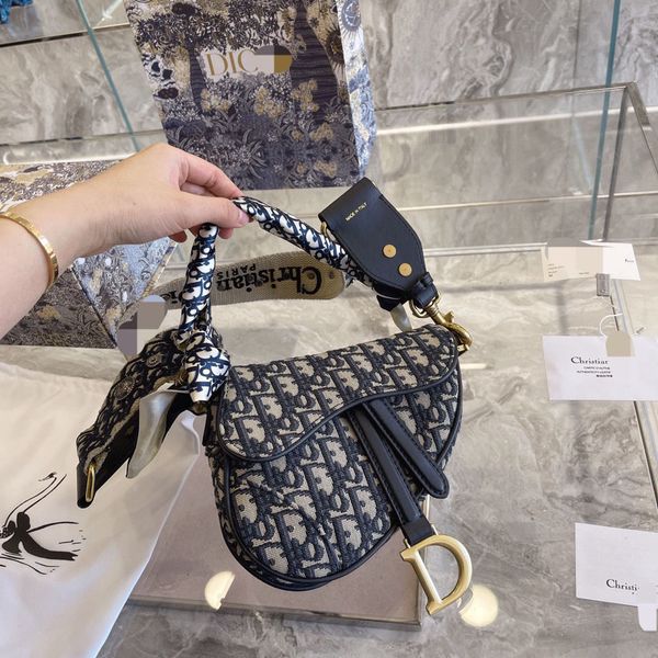 net star same bag women's 2021 new fashion saddle retro saddle bag designers bags ysj
net star same bag women's 2021 new fashion saddle retro saddle bag designers bags ysj
