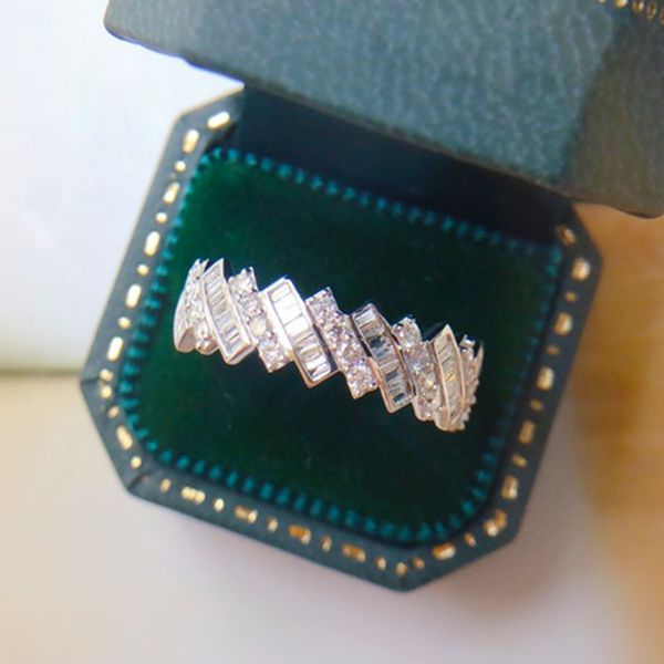 2021 nieuwe mode rechthoek 925 sterling zilver band ring voor vrouwen anniversary gift sieraden groothandel r6779, Slivery;golden
2021 nieuwe mode rechthoek 925 sterling zilver band ring voor vrouwen anniversary gift sieraden groothandel r6779, Slivery;golden