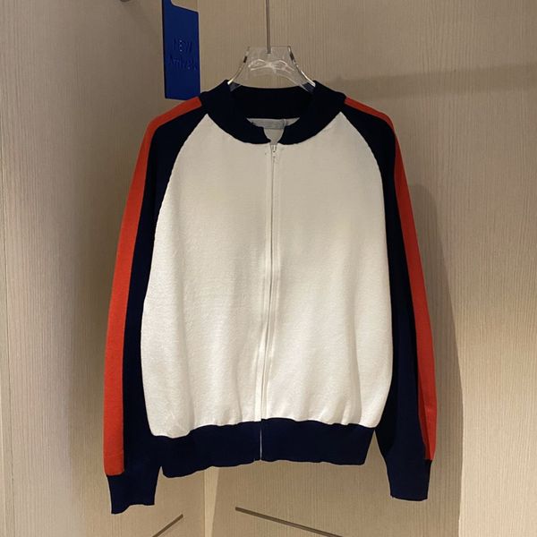 design clothing family 2021 autumn new red and blue contrast letters simple casual women's knitted cardigan jacket small coat, White;black
design clothing family 2021 autumn new red and blue contrast letters simple casual women's knitted cardigan jacket small coat, White;black