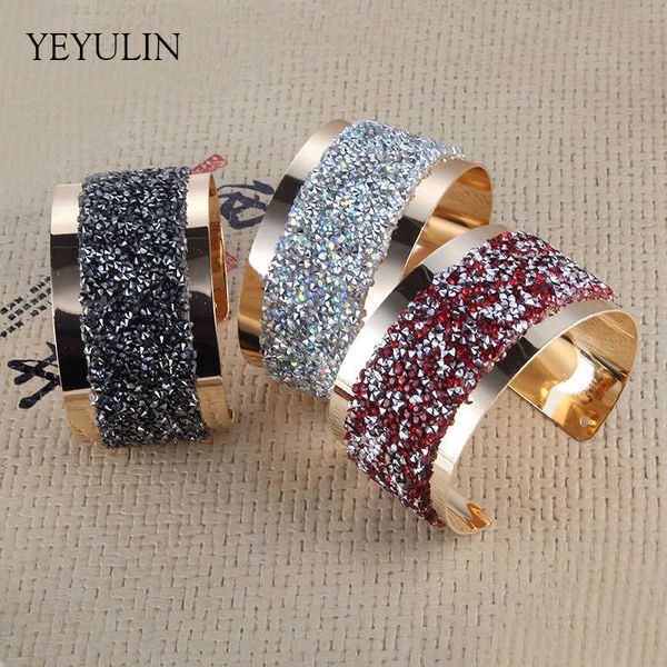 new design office lady crystal gold color alloy wide cuff bangles for women bracelet jewelry gift q0719, Black
new design office lady crystal gold color alloy wide cuff bangles for women bracelet jewelry gift q0719, Black