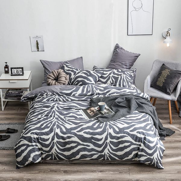 133 * 72 nordic style autumn winter zebra pattern four piece set of multicolor pure cotton bedding and fitted sheet
133 * 72 nordic style autumn winter zebra pattern four piece set of multicolor pure cotton bedding and fitted sheet