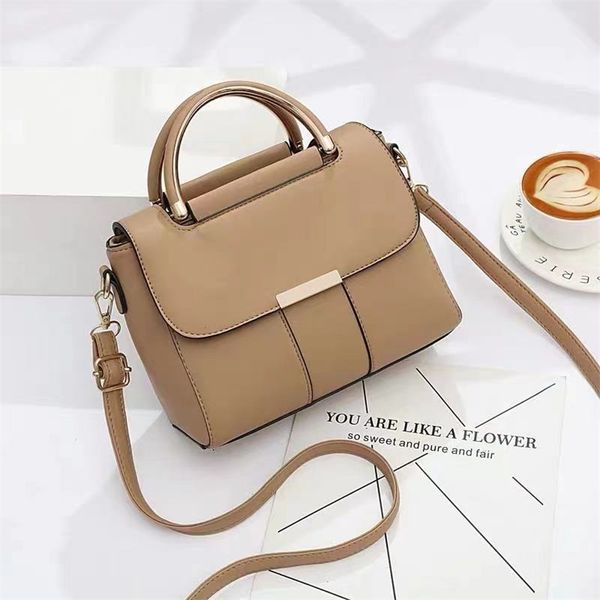 2020 handbag saddle bag genuine leather with shoulder strap purse metal pendant shoulder bags women crossbody bag cowhide handba
2020 handbag saddle bag genuine leather with shoulder strap purse metal pendant shoulder bags women crossbody bag cowhide handba