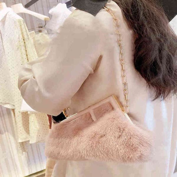 designer dinner bagr09 autumn and winter 2021 new net red fashion fur clip mouth gold bag leisure and versatile dinner bag trend
designer dinner bagr09 autumn and winter 2021 new net red fashion fur clip mouth gold bag leisure and versatile dinner bag trend