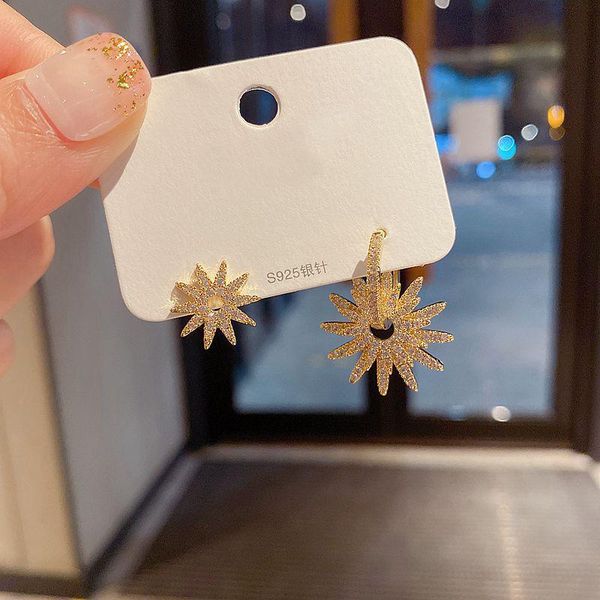 design round sun stud earrings gold color micro paved cubic zirconia elegant women jewelry, Golden;silver
design round sun stud earrings gold color micro paved cubic zirconia elegant women jewelry, Golden;silver