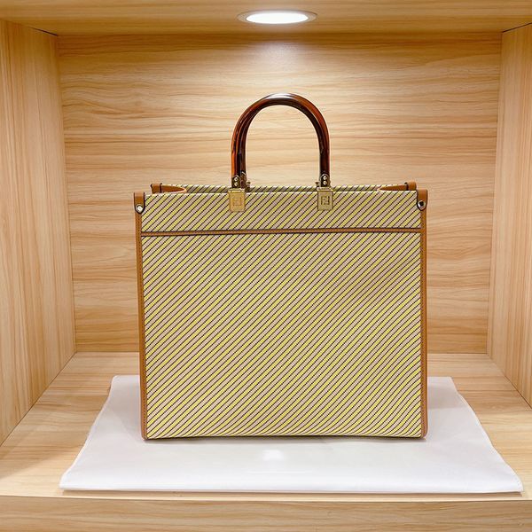 women luxurys designers bags 2021 handbag fashion tote large capacity shoulder bag
women luxurys designers bags 2021 handbag fashion tote large capacity shoulder bag