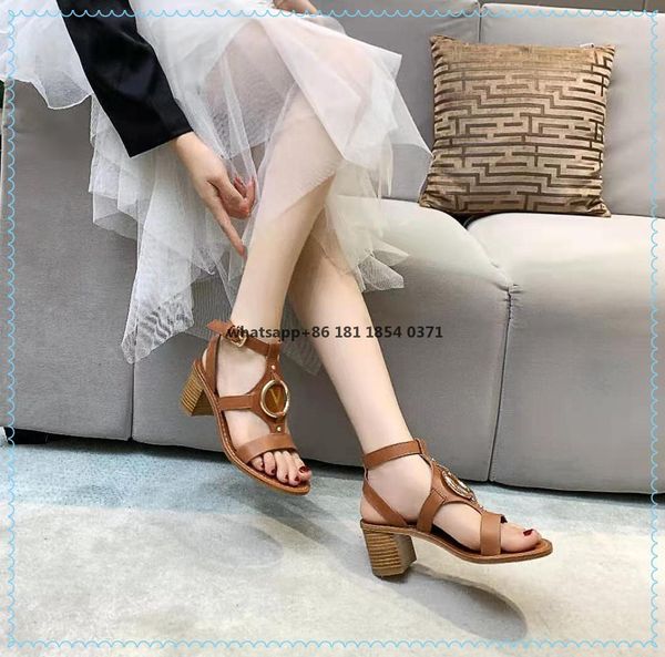 2021s luxury classic women shoes catwalk style sandals arrived european station fashion matching spring and fall sales with box, Red;white
2021s luxury classic women shoes catwalk style sandals arrived european station fashion matching spring and fall sales with box, Red;white