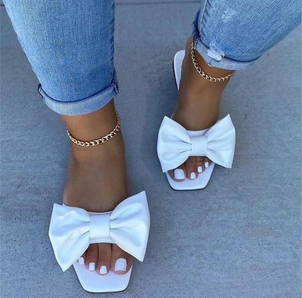 slippers spring/summer 2021 outdoor flat leather bow non-slip beach lady casual all-match fashion women sandals, Black 
slippers spring/summer 2021 outdoor flat leather bow non-slip beach lady casual all-match fashion women sandals, Black