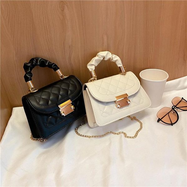 shoulder bag 2021 trend women designer embroidered diamond grid leather cross body all-match fashion chain small square bags
shoulder bag 2021 trend women designer embroidered diamond grid leather cross body all-match fashion chain small square bags