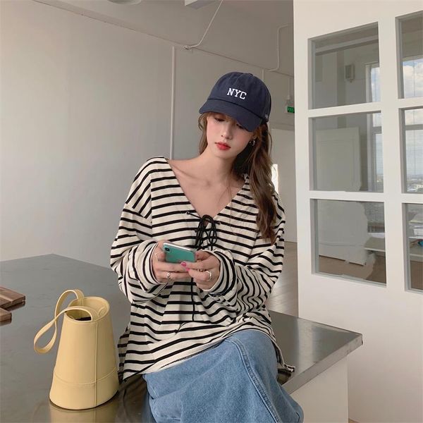 women's t-shirt loose casoul pullover kpop ins shirt age-reducing college style women chic classic striped round neck female sweater, White
women's t-shirt loose casoul pullover kpop ins shirt age-reducing college style women chic classic striped round neck female sweater, White