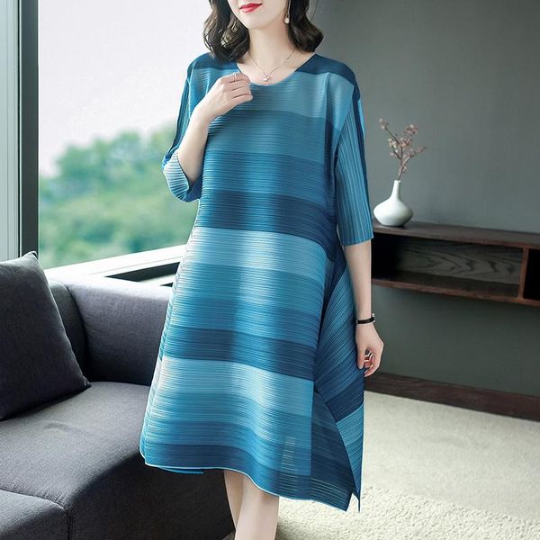 casual dresses women loose irregular stripe miyak pleated summer round neck elegant plus size split fork midi dress female vintage 2021, Black;gray
casual dresses women loose irregular stripe miyak pleated summer round neck elegant plus size split fork midi dress female vintage 2021, Black;gray