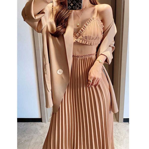 autumn 2021 women's acetate suspender drs foreign style two piece suit, Black;gray
autumn 2021 women's acetate suspender drs foreign style two piece suit, Black;gray