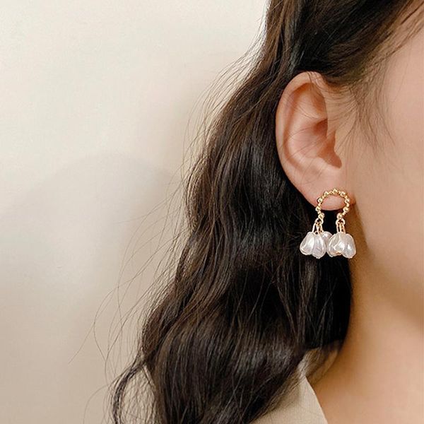temperament flower pearl earrings exquisite women water drop pendant party wedding earring lady gold stud ear jewelry, Golden;silver
temperament flower pearl earrings exquisite women water drop pendant party wedding earring lady gold stud ear jewelry, Golden;silver