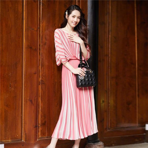 dress miyake fashion stripe pink fold o-neck half sleeve waist is slim and beautiful es, Black;gray
dress miyake fashion stripe pink fold o-neck half sleeve waist is slim and beautiful es, Black;gray