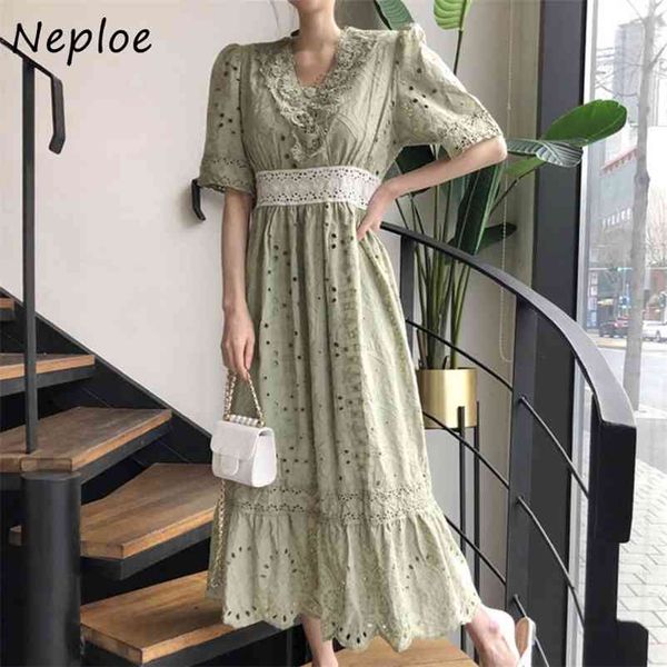 heavy work lace hook flower dress women v neck short sleeve pullover vestidos high waist hip sashes robe summer 210422, Black;gray
heavy work lace hook flower dress women v neck short sleeve pullover vestidos high waist hip sashes robe summer 210422, Black;gray