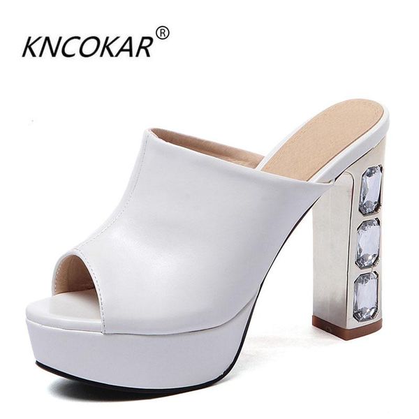 the fashion 12.5 cm high heels and waterproof platform fish-mouth ladies' slippers are transparent crystal sandals, Black
the fashion 12.5 cm high heels and waterproof platform fish-mouth ladies' slippers are transparent crystal sandals, Black