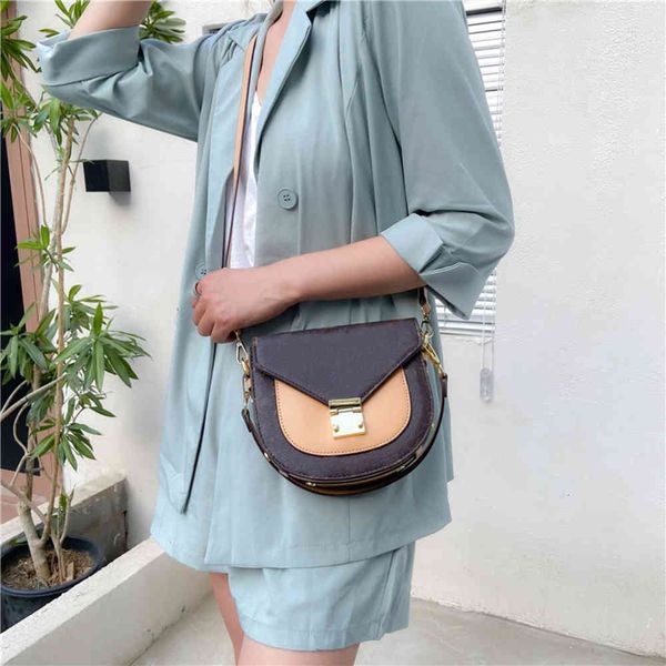 2021 classic fashionable women's shoulder bag. the ratio of camisole strap to bag has been carefully designed, which is suitable for au
2021 classic fashionable women's shoulder bag. the ratio of camisole strap to bag has been carefully designed, which is suitable for au