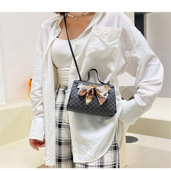 shoulder bags crocodile pattern silk scarf handbag women handbags 2021 korean lipstick bag fashion one-shoulder messenger
shoulder bags crocodile pattern silk scarf handbag women handbags 2021 korean lipstick bag fashion one-shoulder messenger