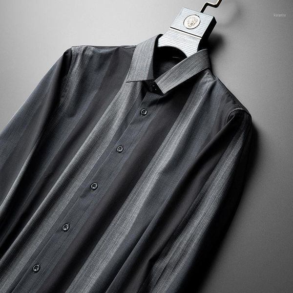 men's casual shirts fashion designer striped for men 2021 print long sleeve slim fit shirt office business vestido social blackshirt, White;black
men's casual shirts fashion designer striped for men 2021 print long sleeve slim fit shirt office business vestido social blackshirt, White;black