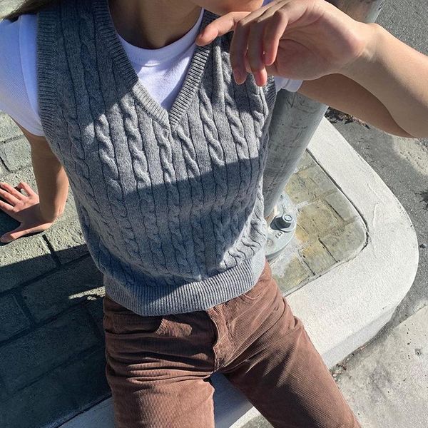 women's vests solid color sleeveless vest 2021 autumn college style ruched v neck woolen elegant fashion female streetwear, Black;white
women's vests solid color sleeveless vest 2021 autumn college style ruched v neck woolen elegant fashion female streetwear, Black;white