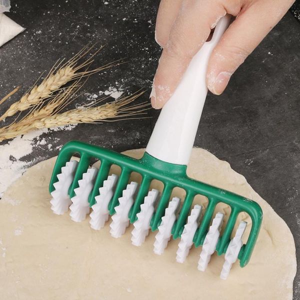 plastic adjustable roller dockers dough diy cookies cutter noodle knife pasta instant noodles maker kitchen tool baking & pastry tools
plastic adjustable roller dockers dough diy cookies cutter noodle knife pasta instant noodles maker kitchen tool baking & pastry tools