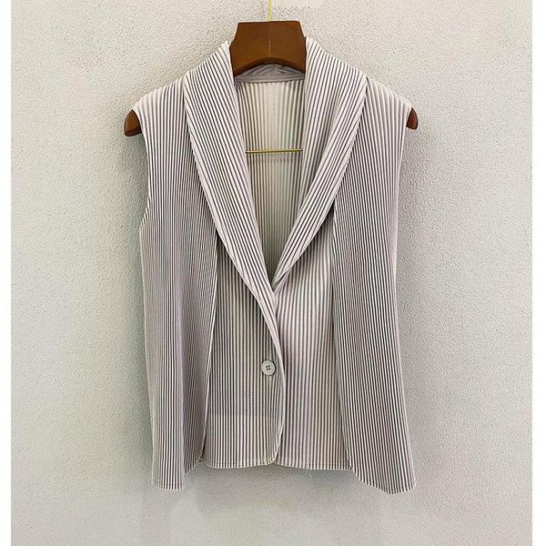 women's vests miyak pleated womens vest fashion v-neck slim high stretch female tide, Black;white
women's vests miyak pleated womens vest fashion v-neck slim high stretch female tide, Black;white
